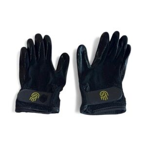 Grooming gloves for pets cats or dogs or rabbits with long hair with velcro